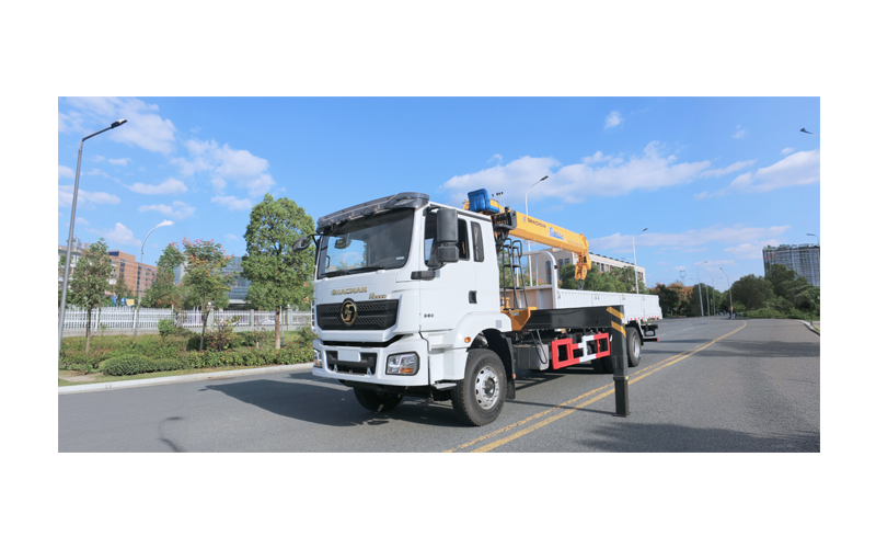 Camion équipé d'une grue